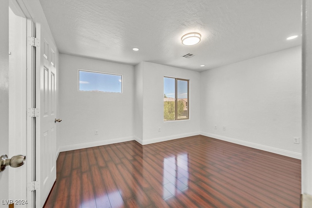 4445 Carrier Dove Avenue