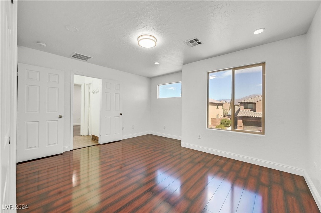 4445 Carrier Dove Avenue