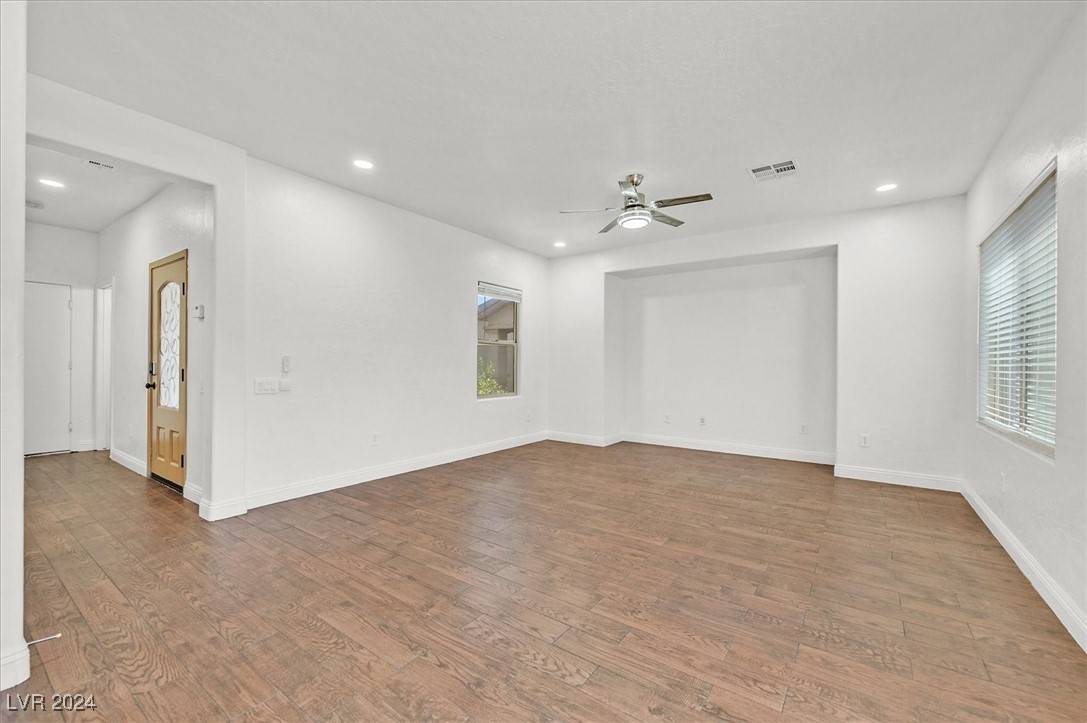 4445 Carrier Dove Avenue