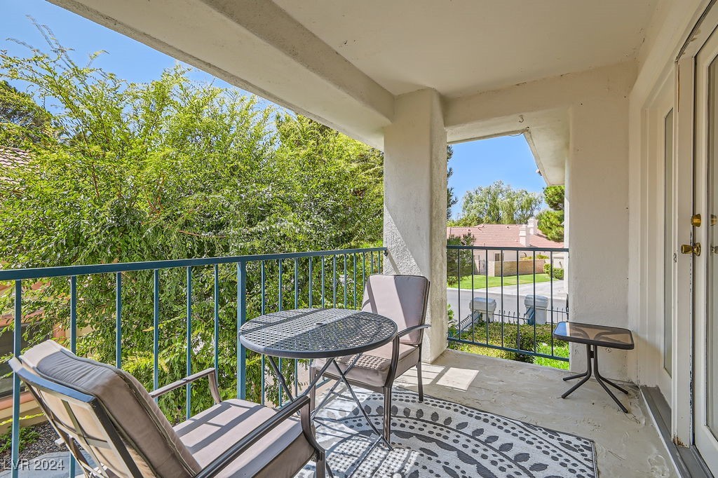 7661 Rolling View Drive 202