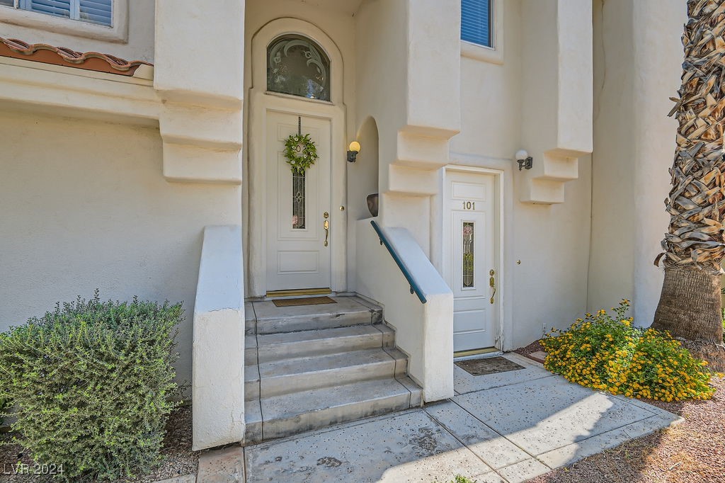7661 Rolling View Drive 202