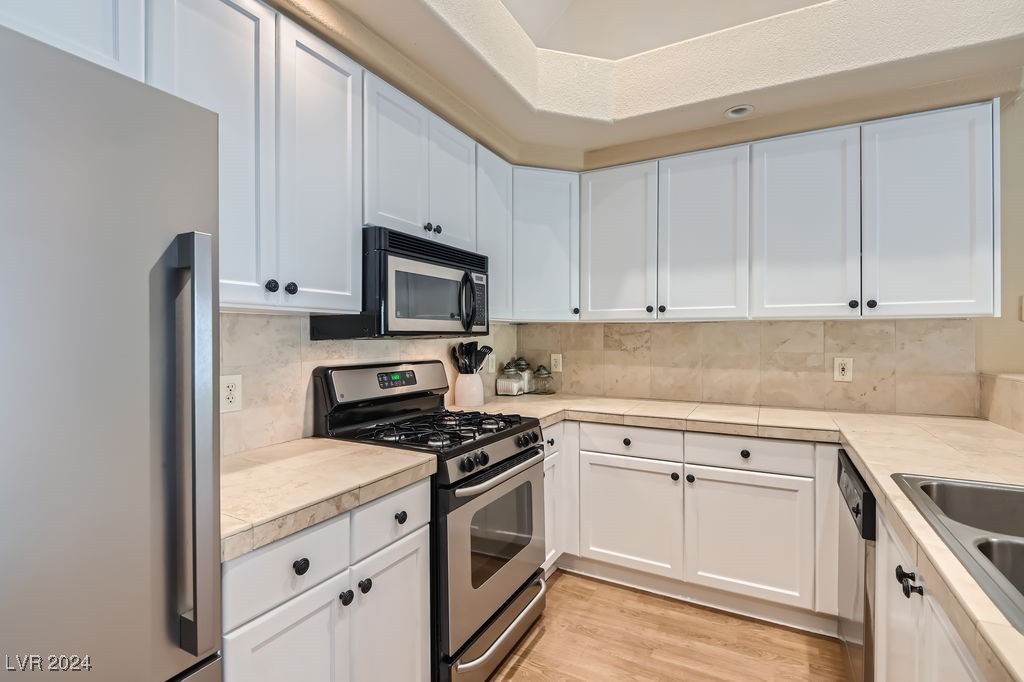 7661 Rolling View Drive 202