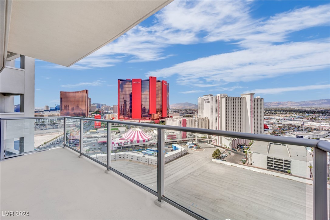 2700 Las Vegas Boulevard 2002