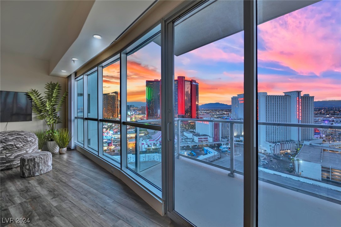 2700 Las Vegas Boulevard 2002