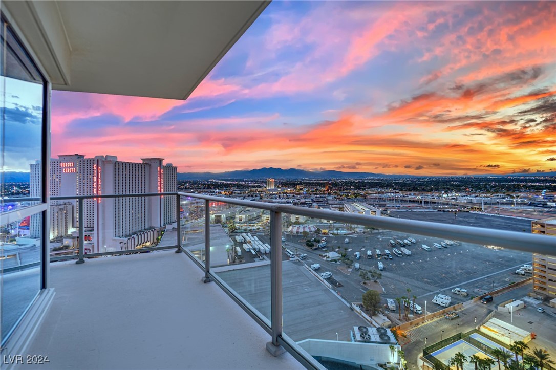 2700 Las Vegas Boulevard 2002