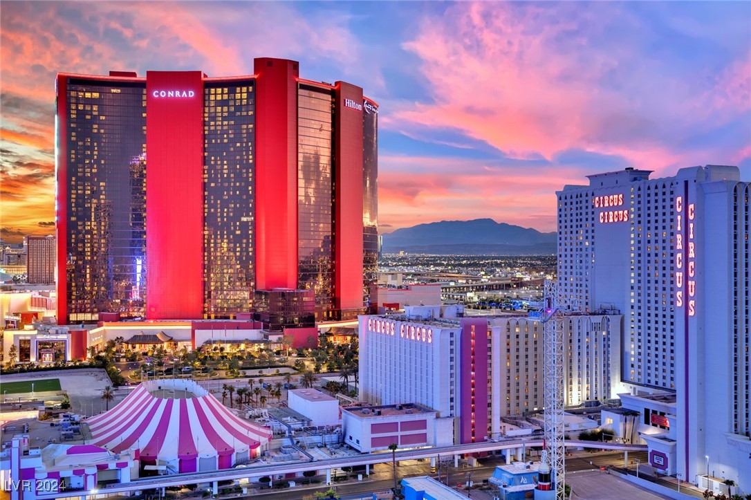 2700 Las Vegas Boulevard 2002