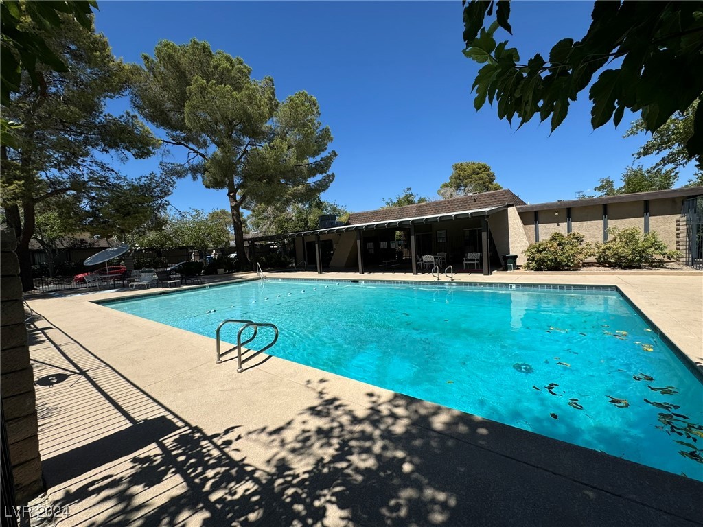 6184 Meadowgrass Lane