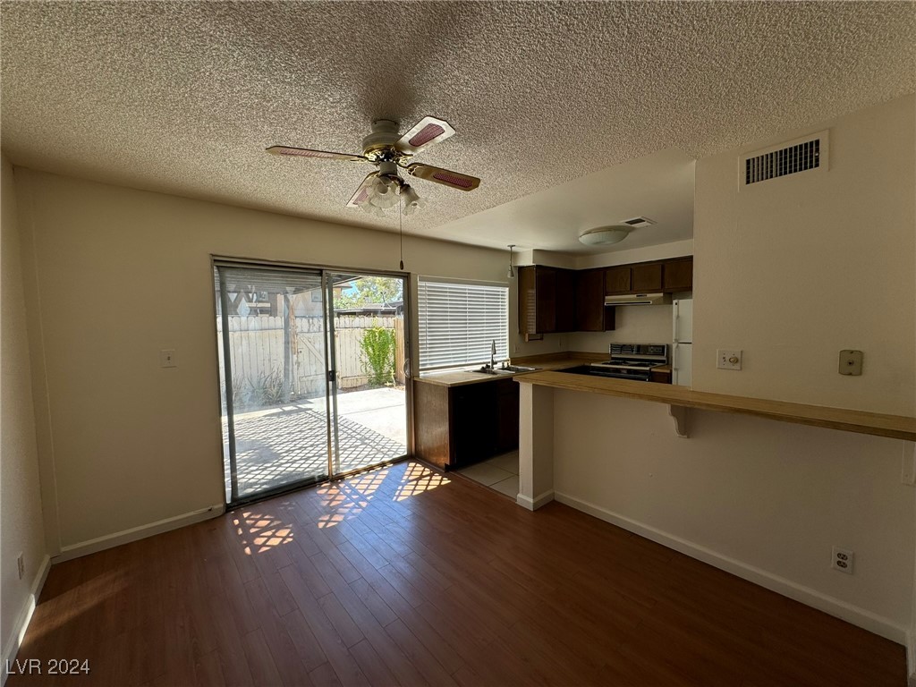 6184 Meadowgrass Lane