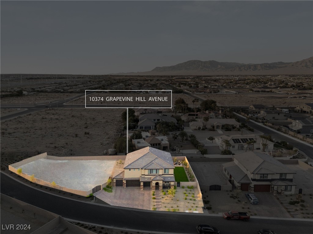 10374 Grapevine Hill Avenue