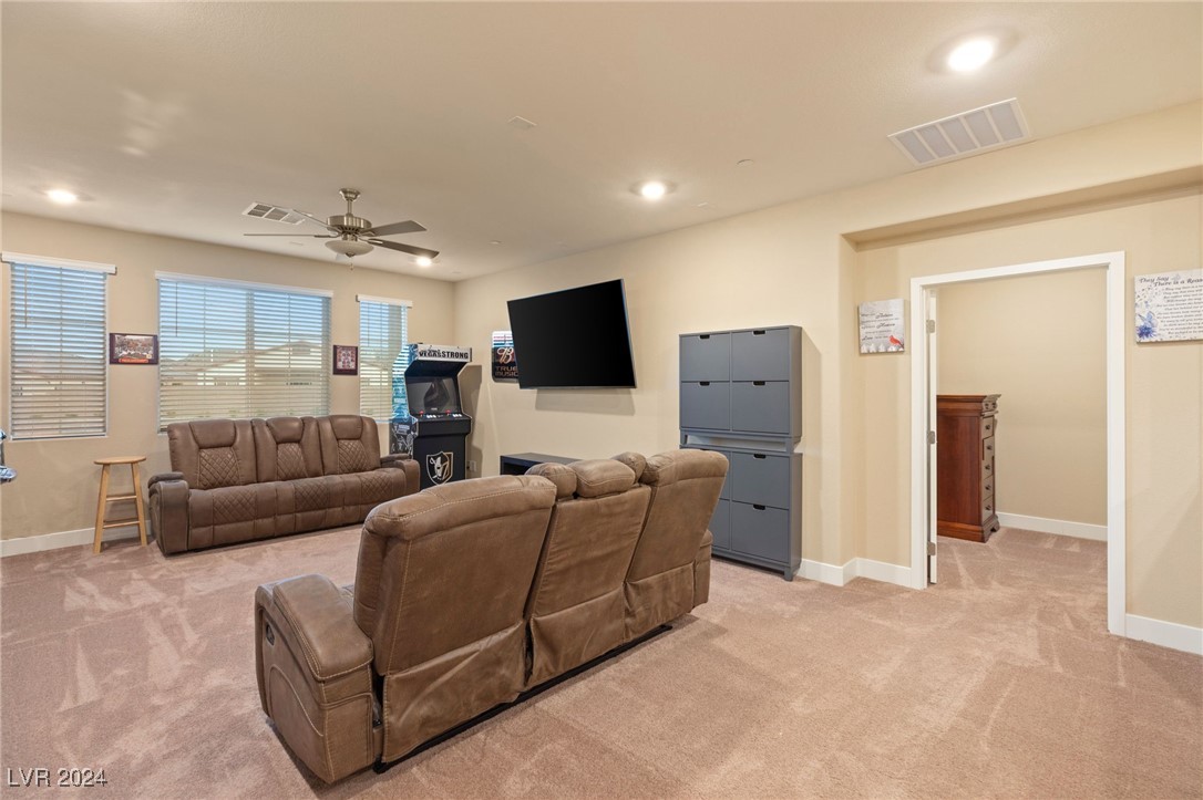 10374 Grapevine Hill Avenue