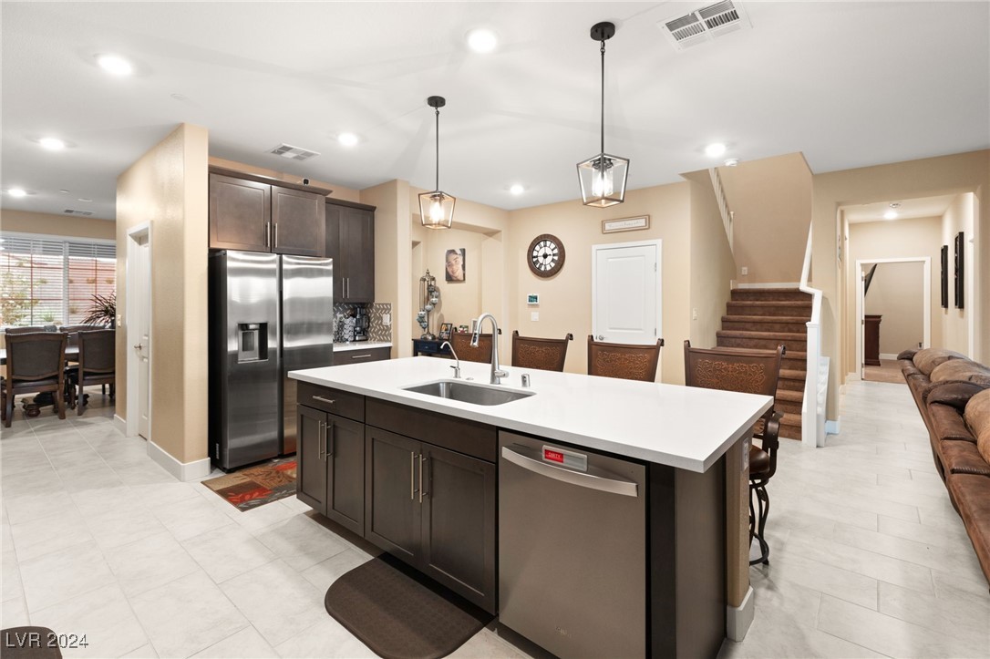 10374 Grapevine Hill Avenue