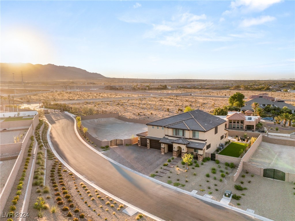 10374 Grapevine Hill Avenue