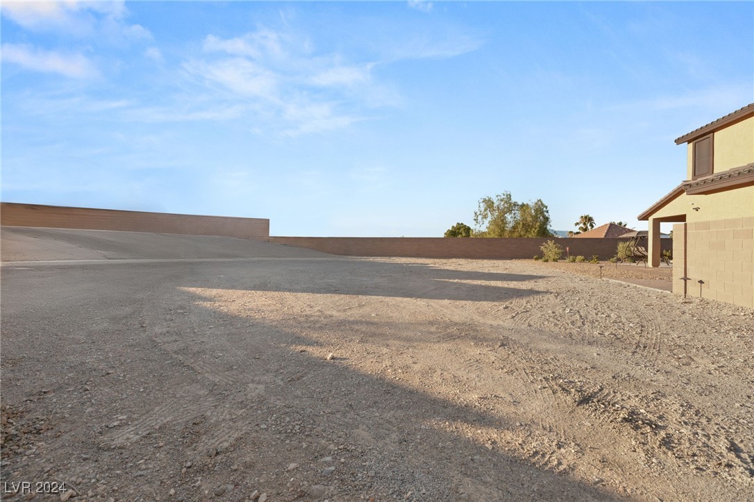 10374 Grapevine Hill Avenue