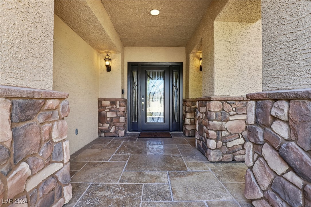 8361 Las Lunas Way