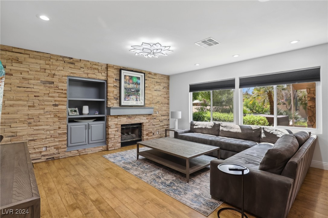 8361 Las Lunas Way