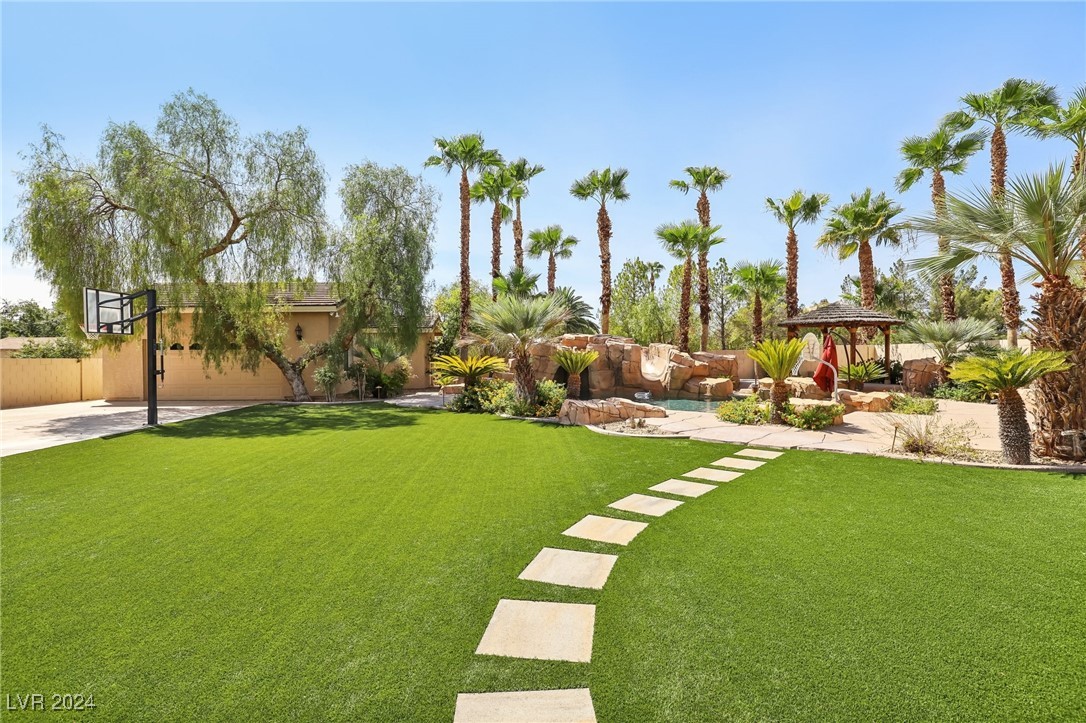 8361 Las Lunas Way