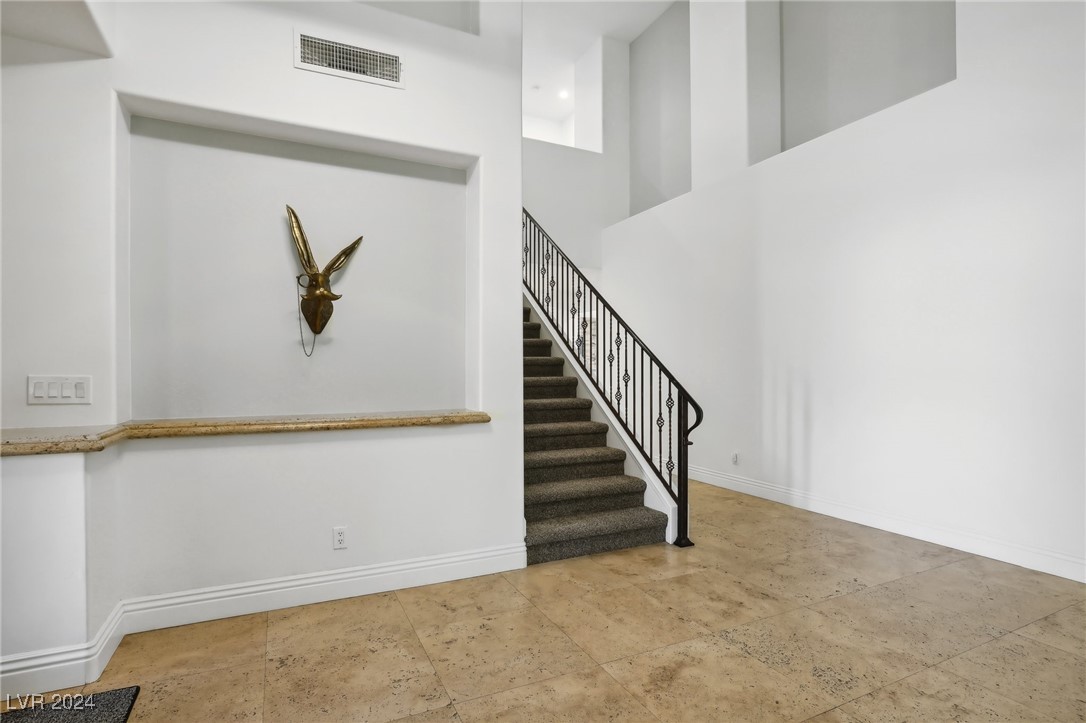 8361 Las Lunas Way