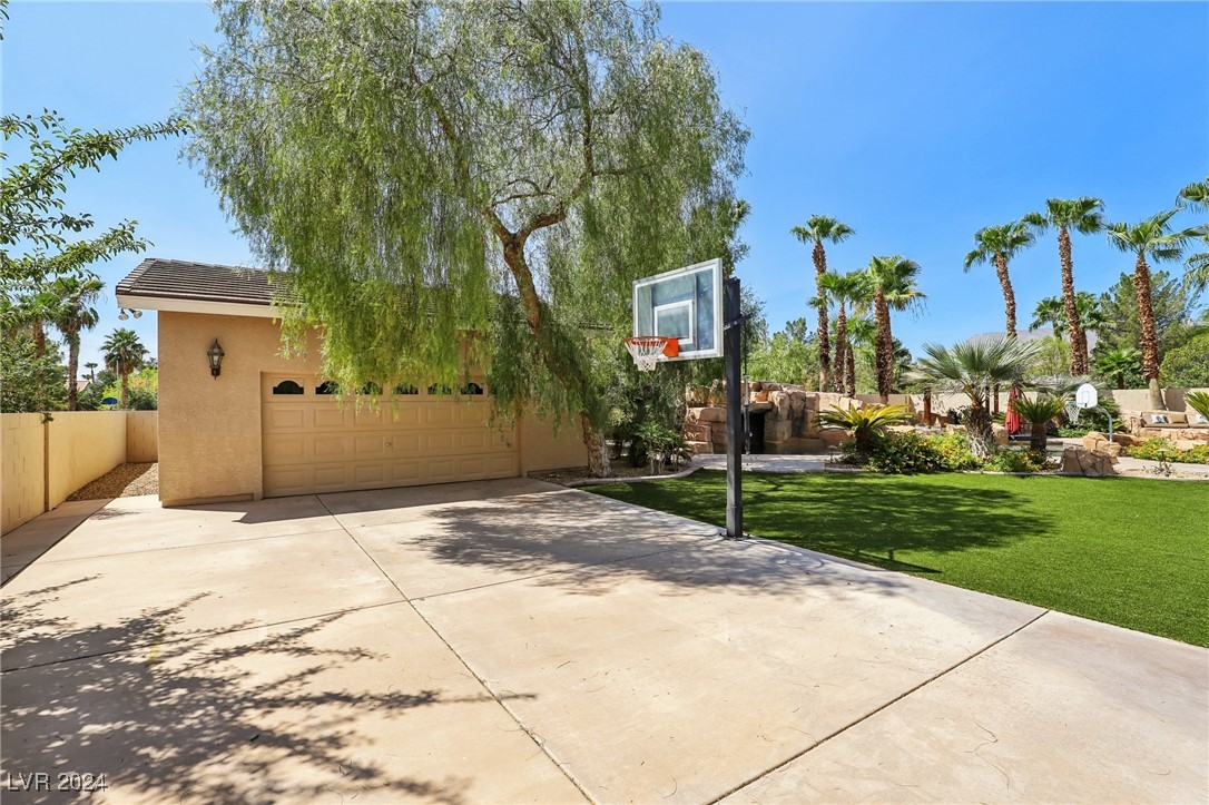 8361 Las Lunas Way