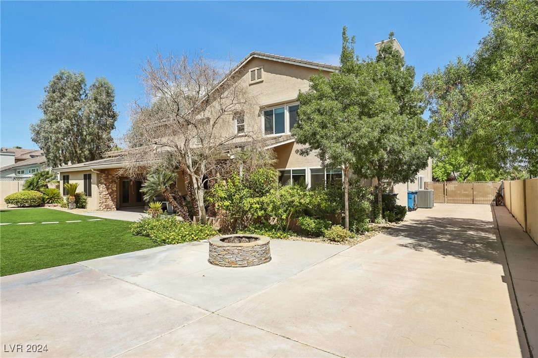 8361 Las Lunas Way