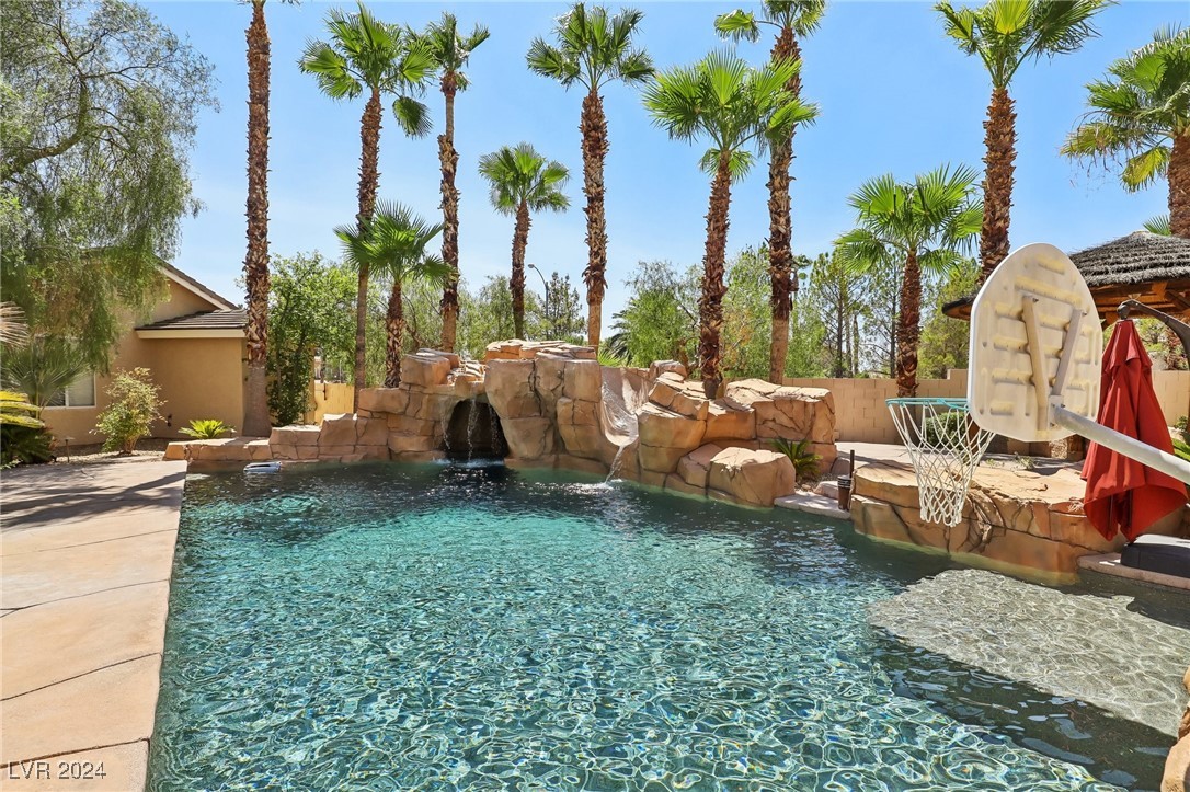 8361 Las Lunas Way