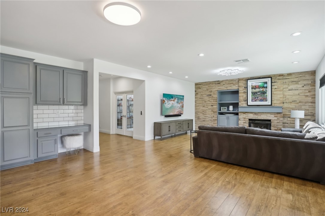 8361 Las Lunas Way