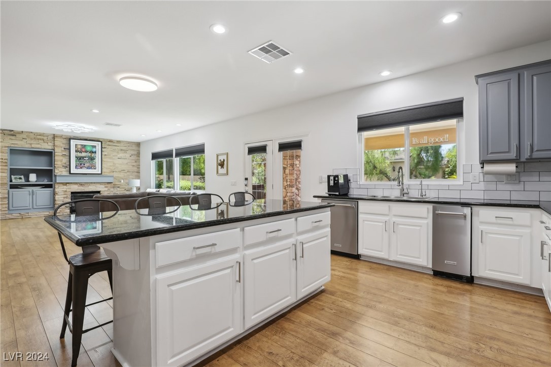 8361 Las Lunas Way