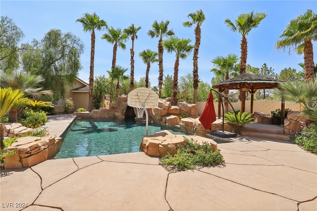 8361 Las Lunas Way
