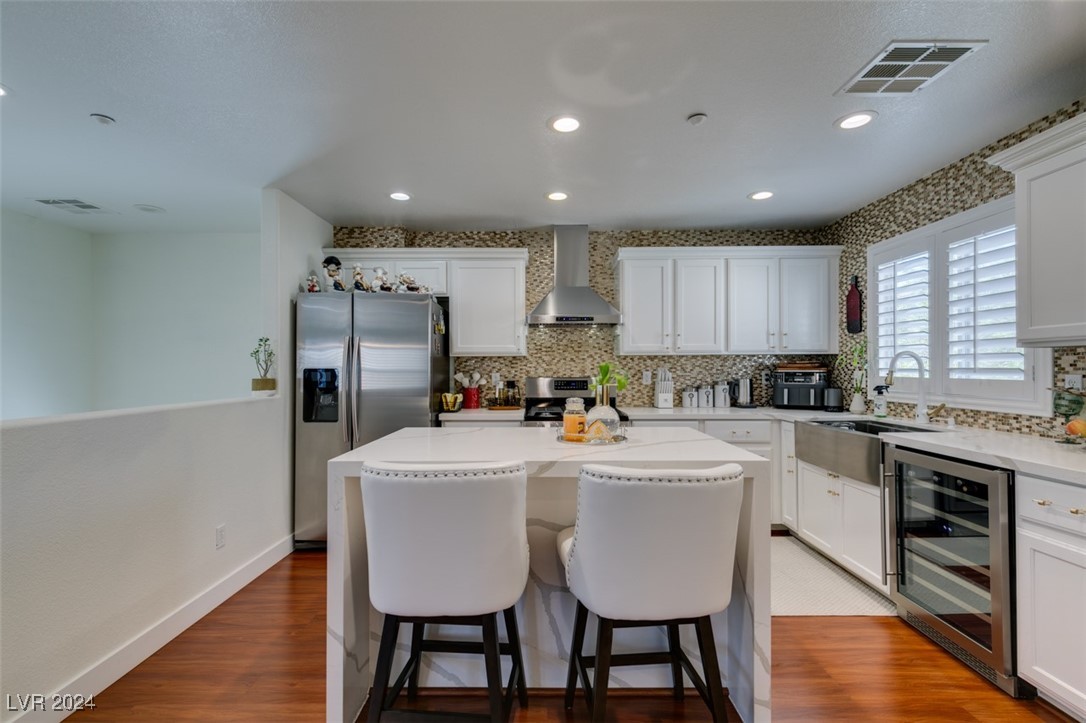 8952 Amy Olivia Avenue