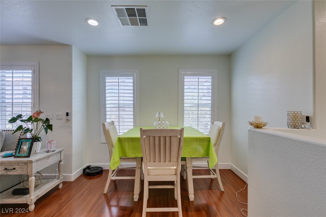 8952 Amy Olivia Avenue