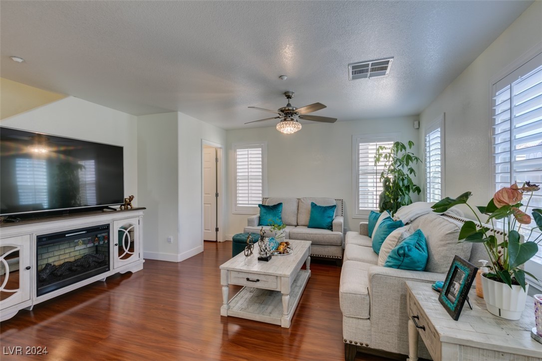 8952 Amy Olivia Avenue