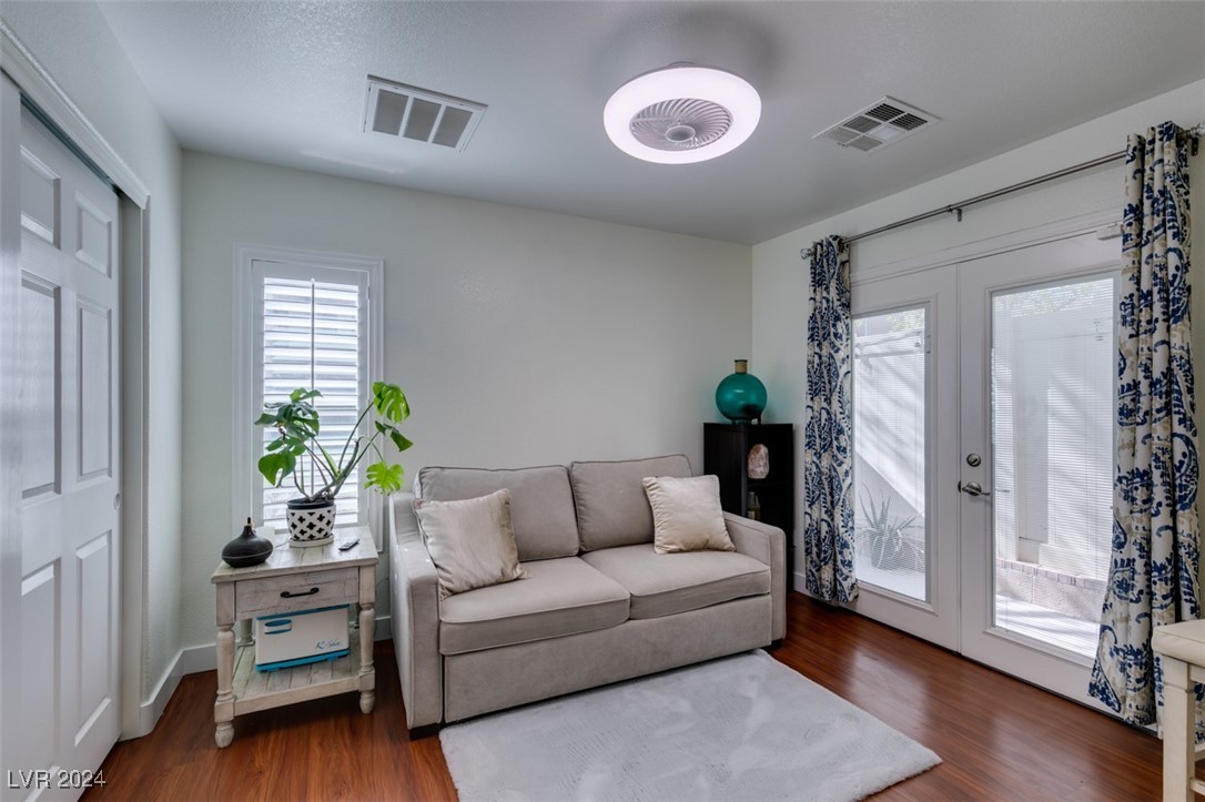 8952 Amy Olivia Avenue