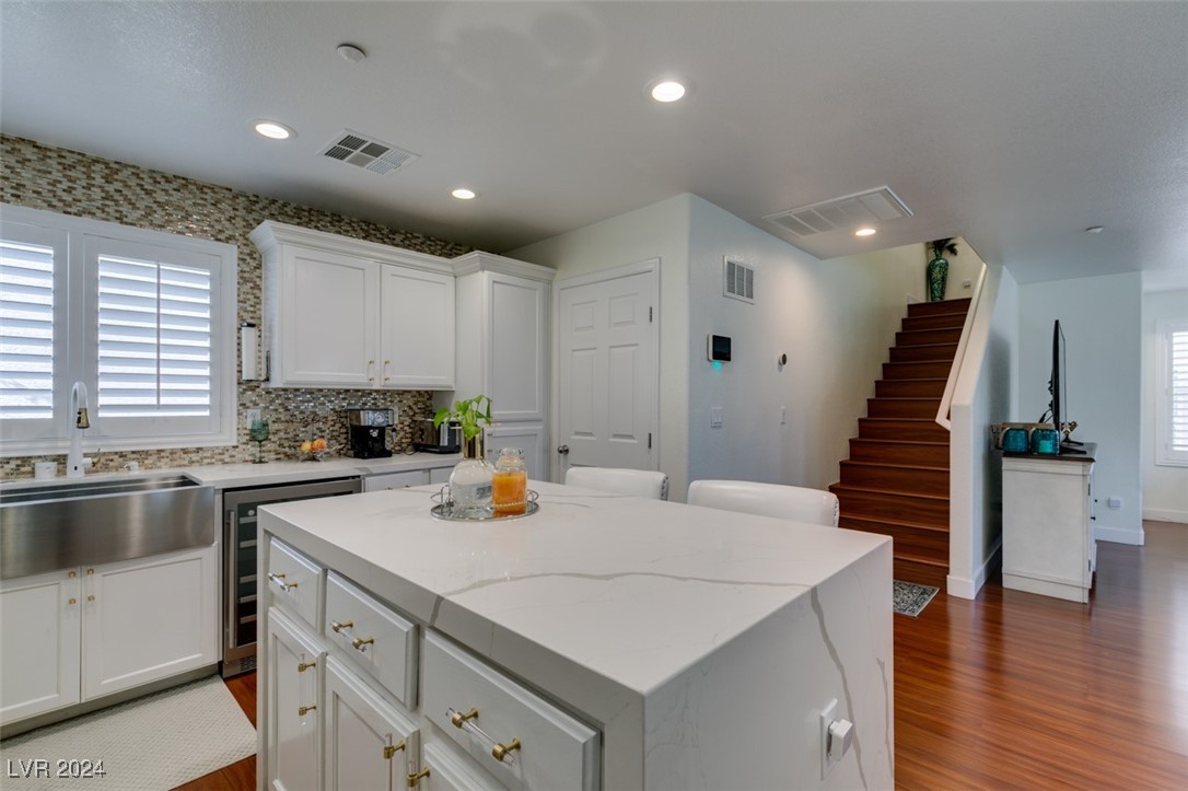 8952 Amy Olivia Avenue