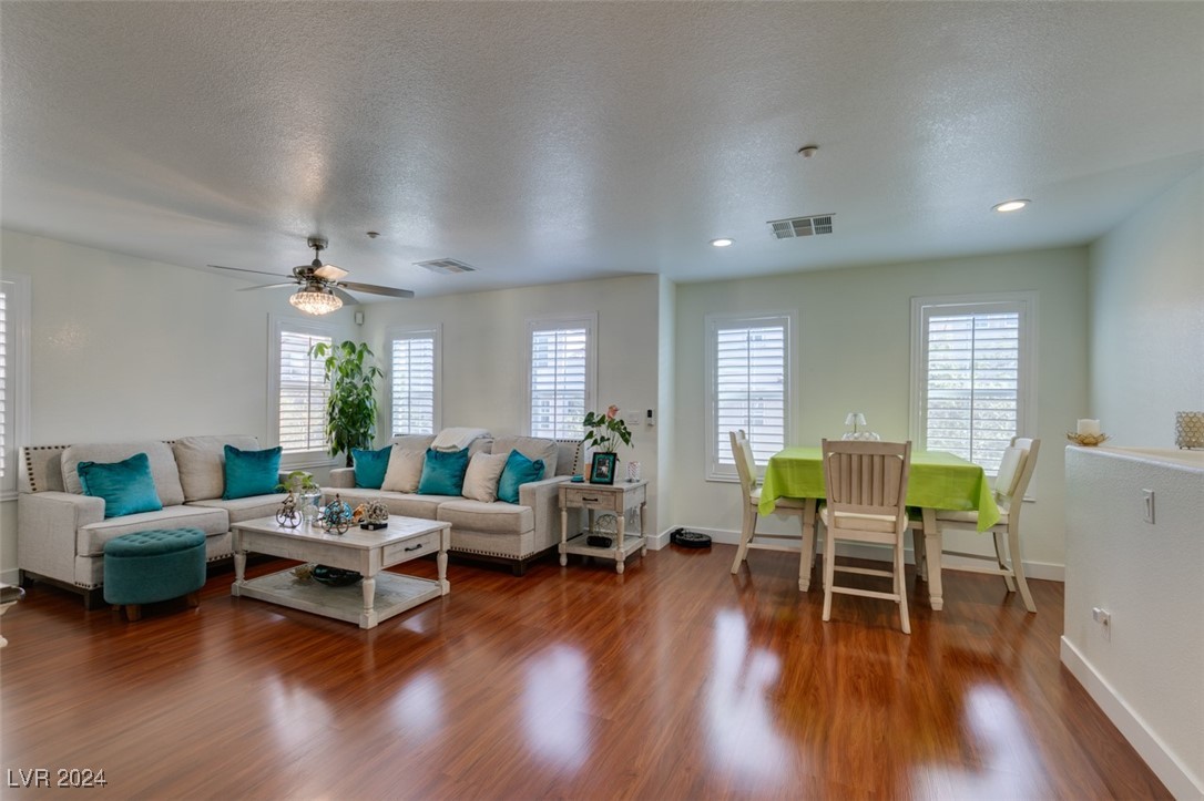 8952 Amy Olivia Avenue