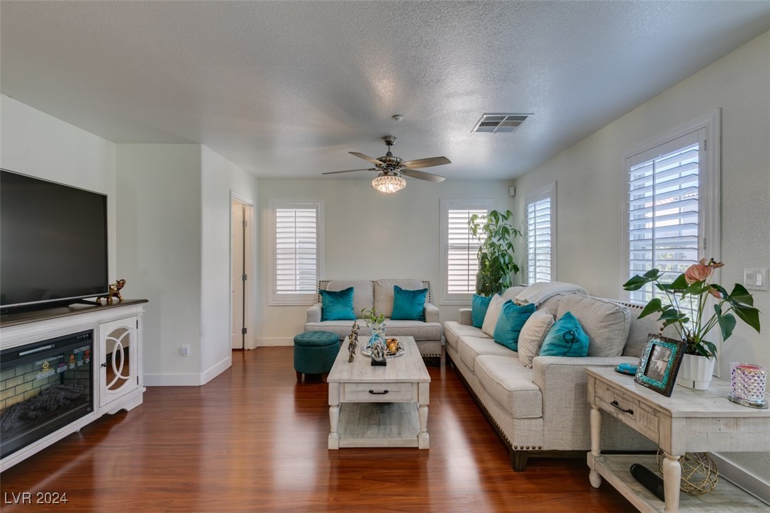 8952 Amy Olivia Avenue