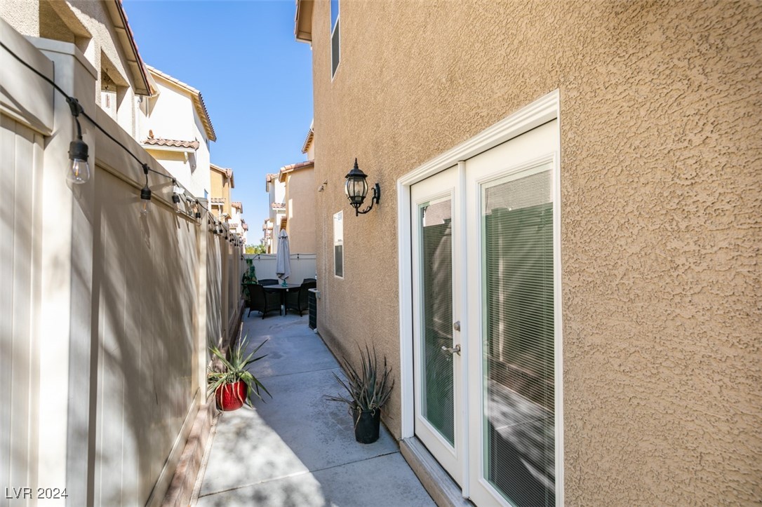 8952 Amy Olivia Avenue