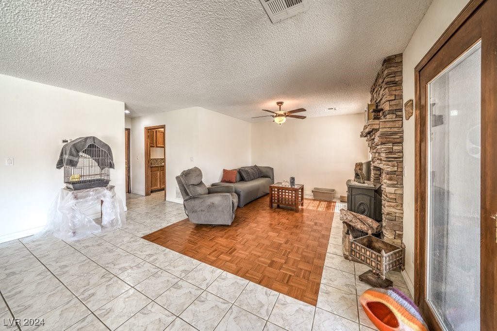 6635 Turtle Hill Road
