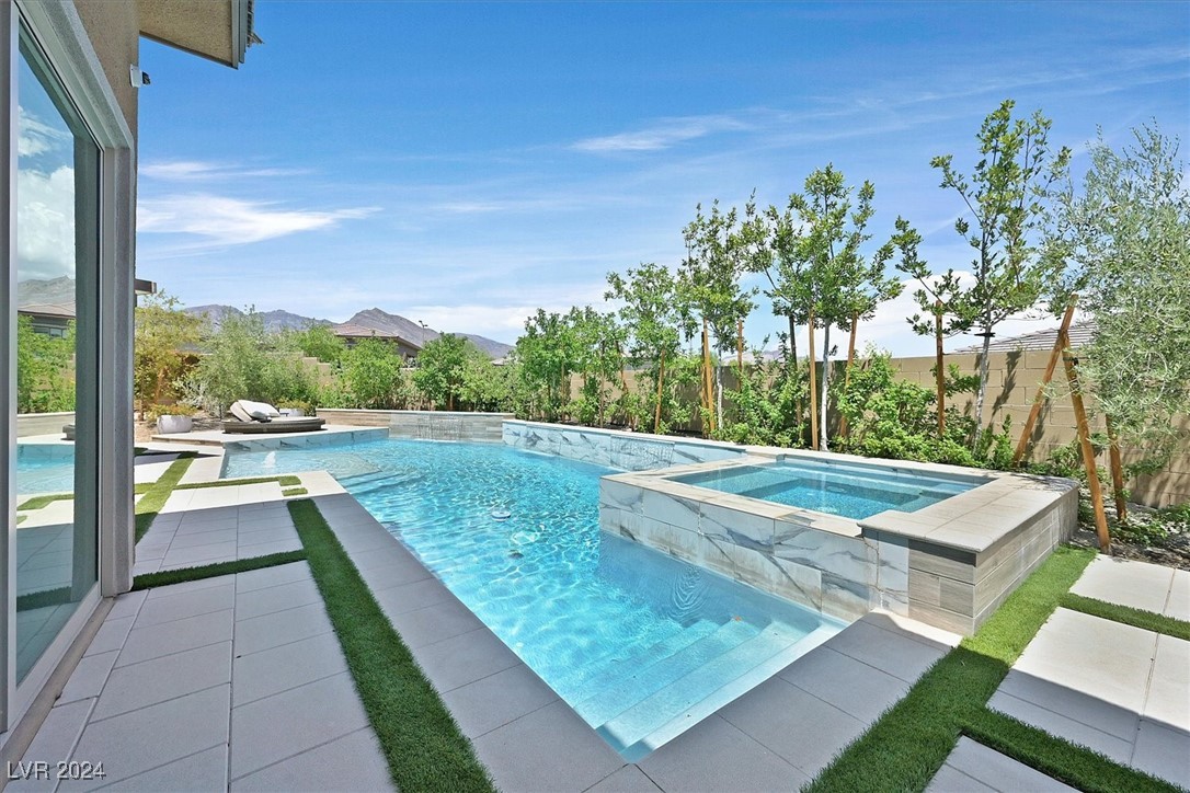 12342 Tudor Arch Drive