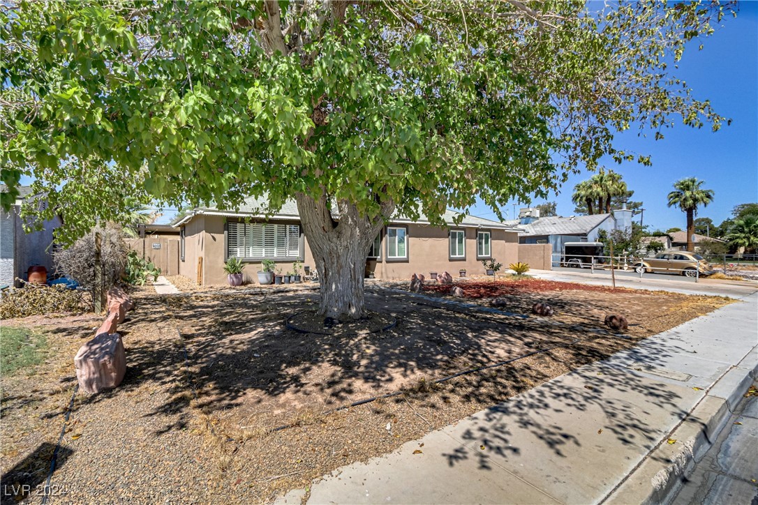 612 Essex West Drive