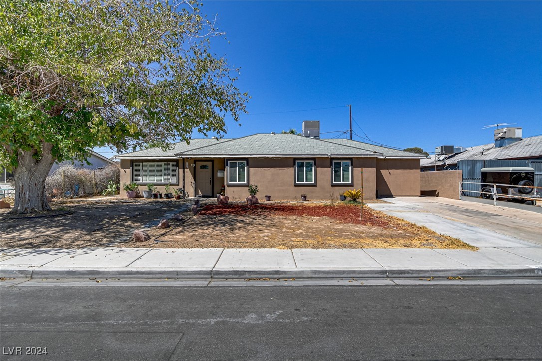 612 Essex West Drive