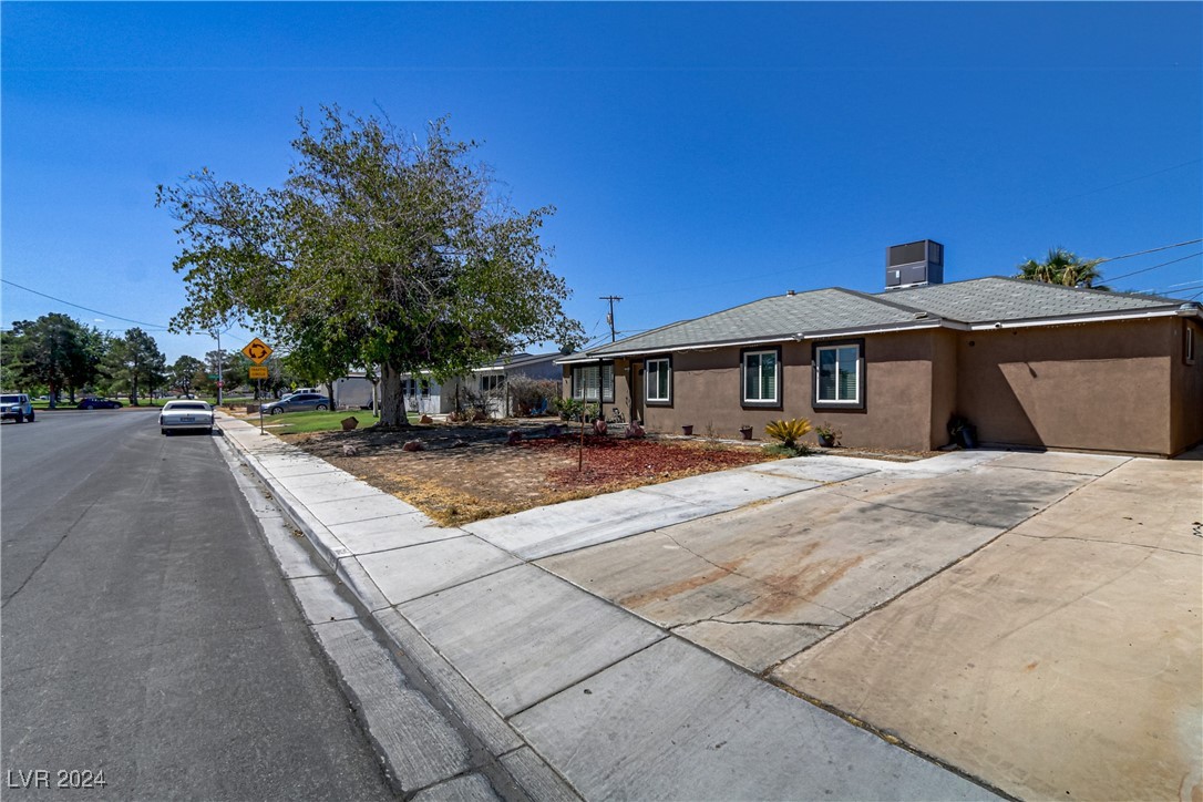 612 Essex West Drive