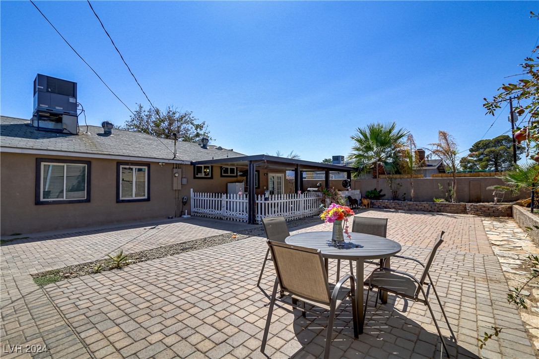 612 Essex West Drive