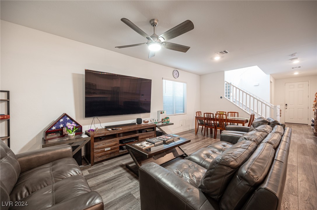 9757 Aaron Lo Street
