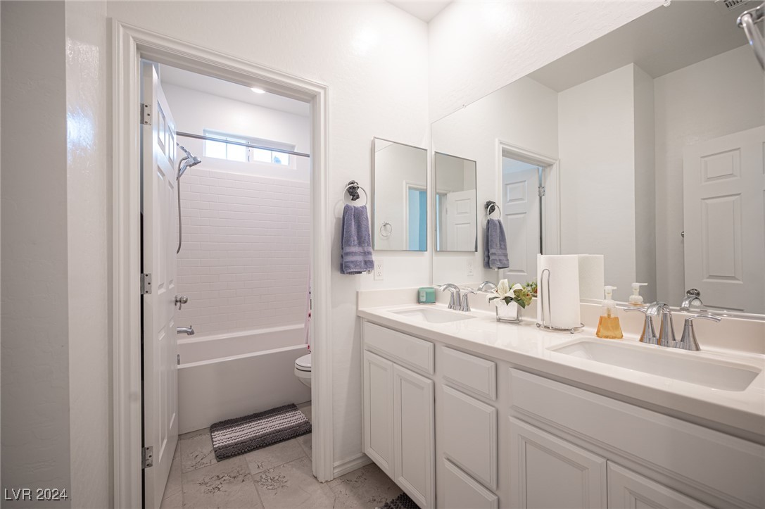 9757 Aaron Lo Street