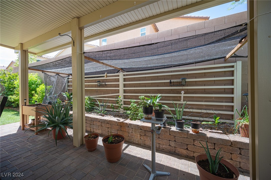 9757 Aaron Lo Street
