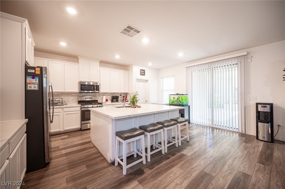 9757 Aaron Lo Street