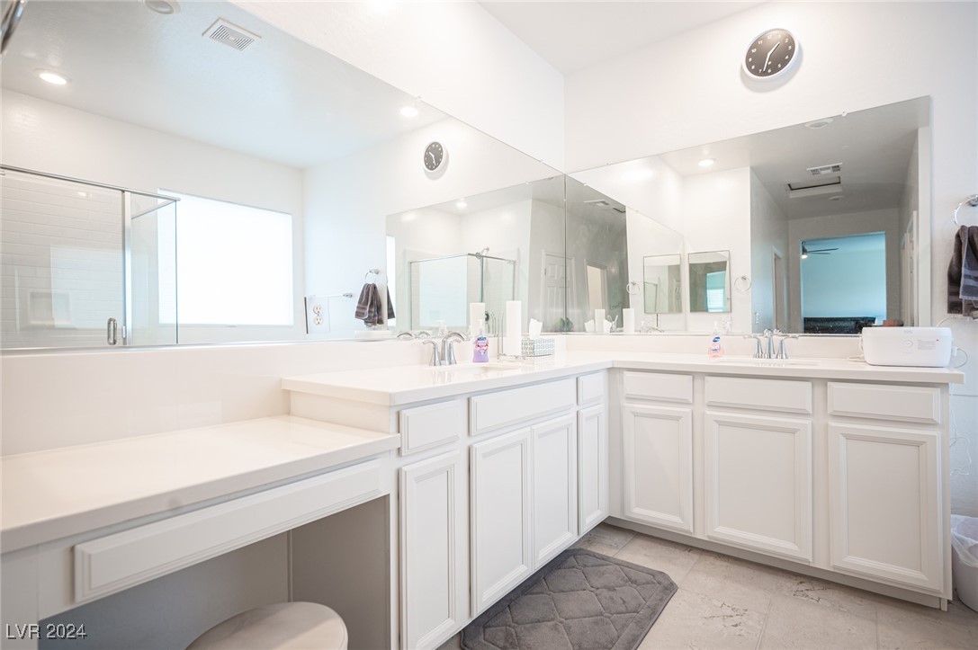 9757 Aaron Lo Street