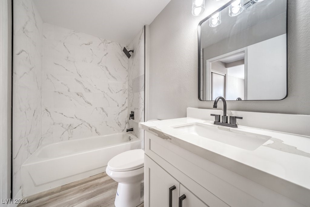 1421 Linnbaker Lane 203