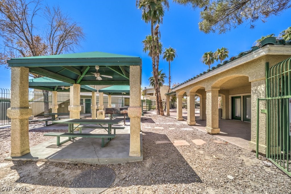 1421 Linnbaker Lane 203