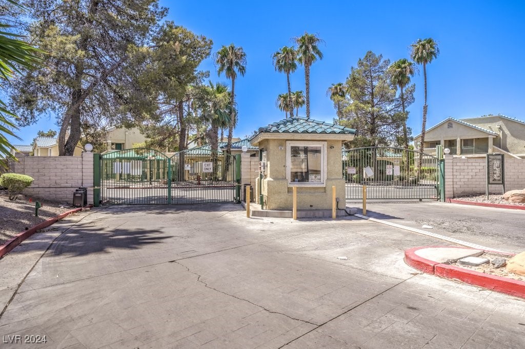 1421 Linnbaker Lane 203