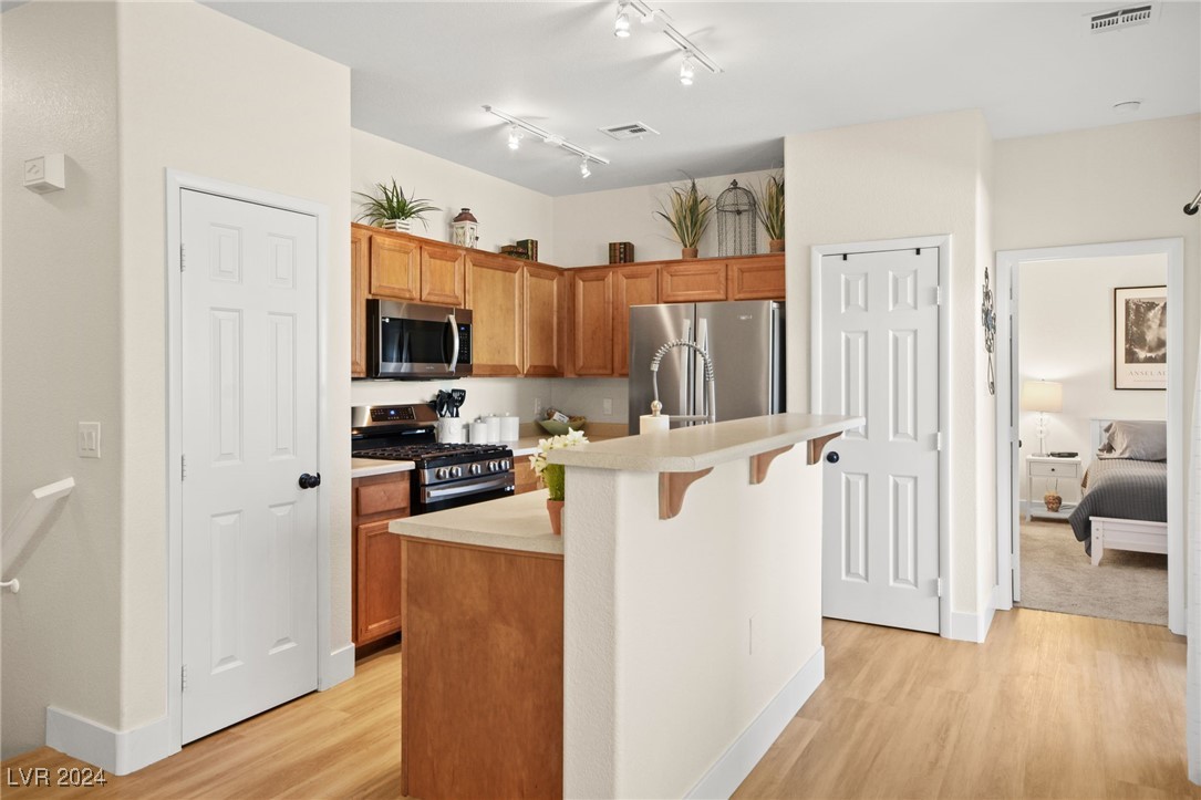 6170 East Sahara Avenue 1015